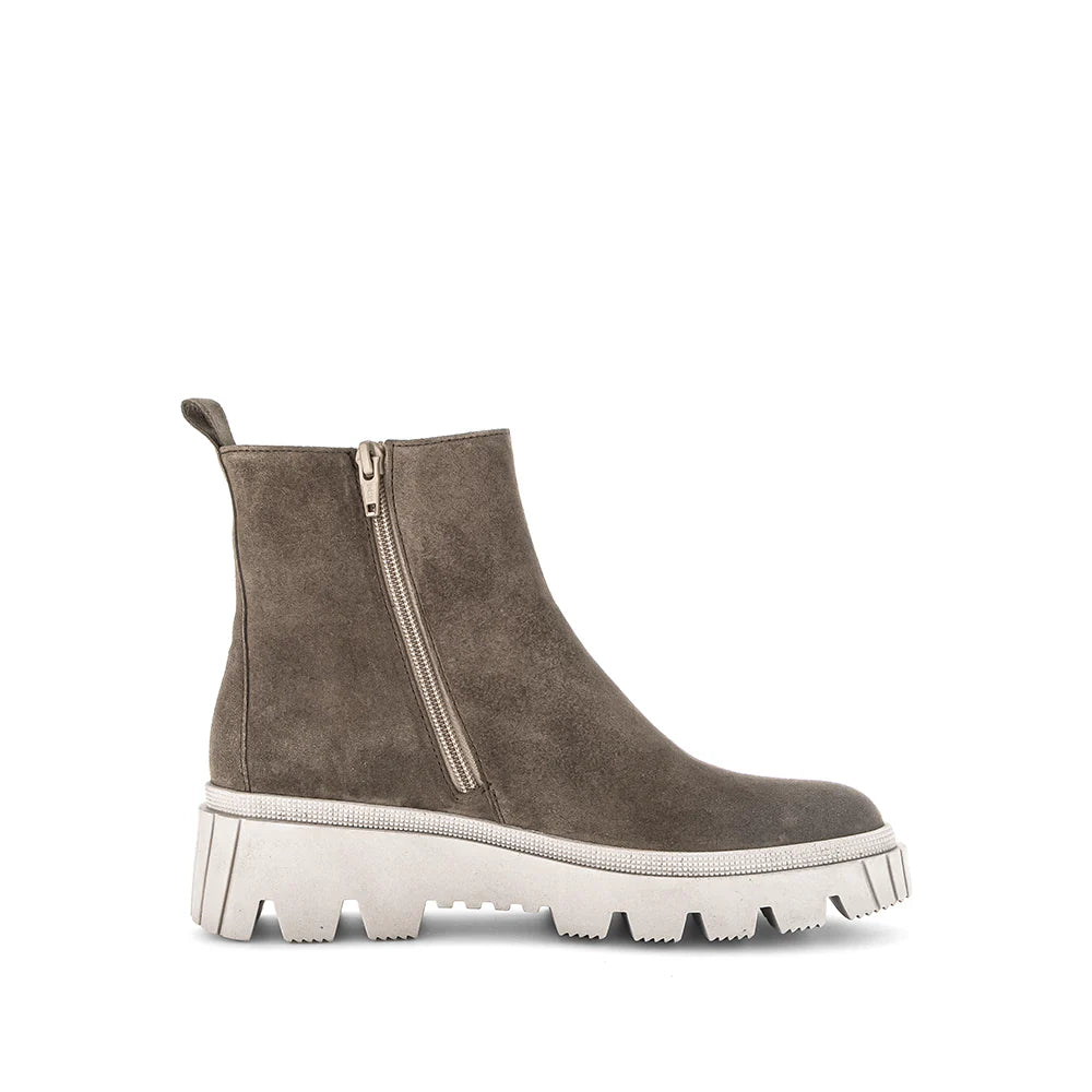 GABOR Chelsea Lug Women's Boot