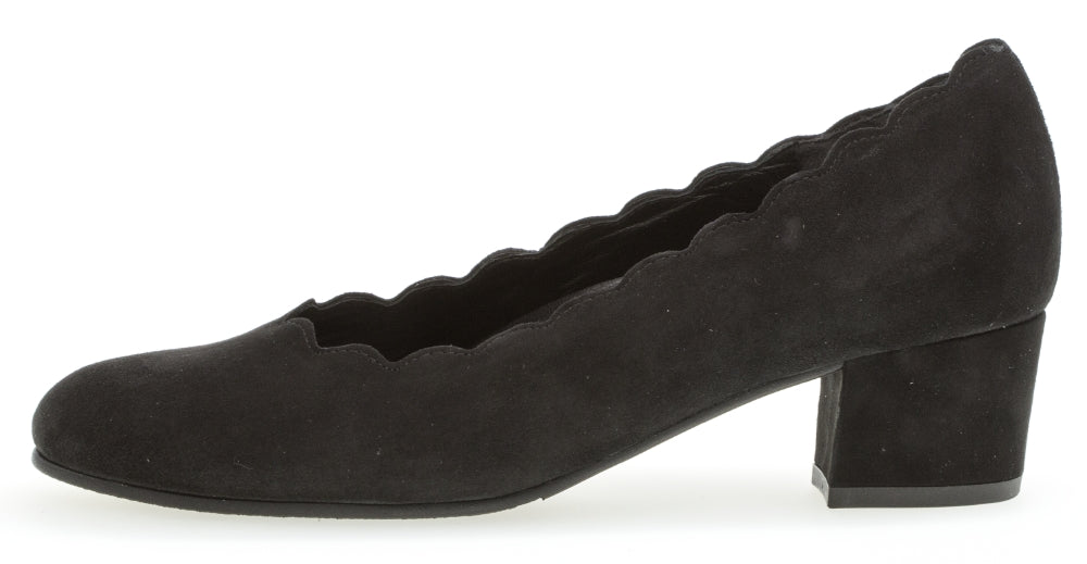 Gabor Scallop Women's Slip-On Pump