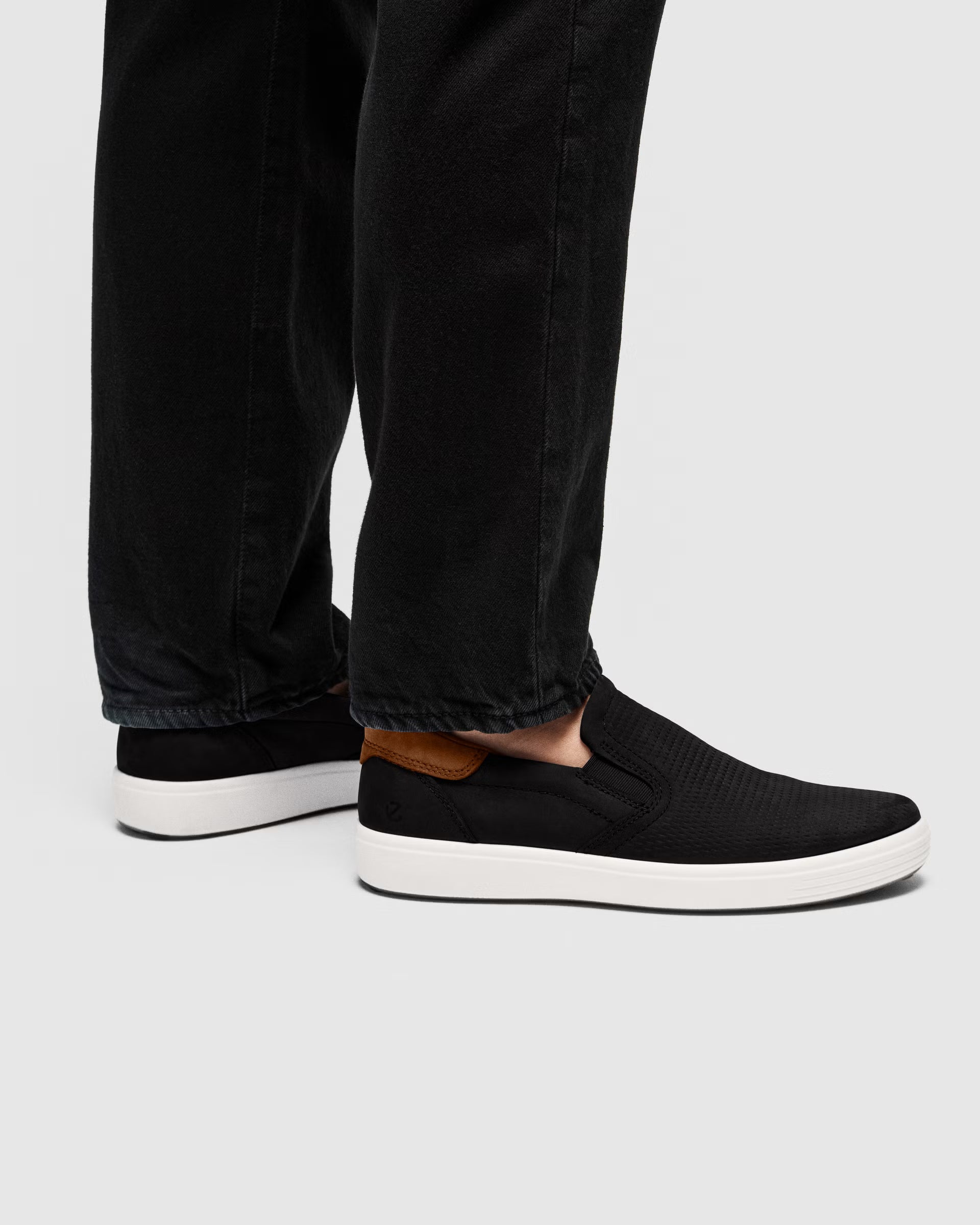 ECCO SOFT 7 EASY SLIP ON