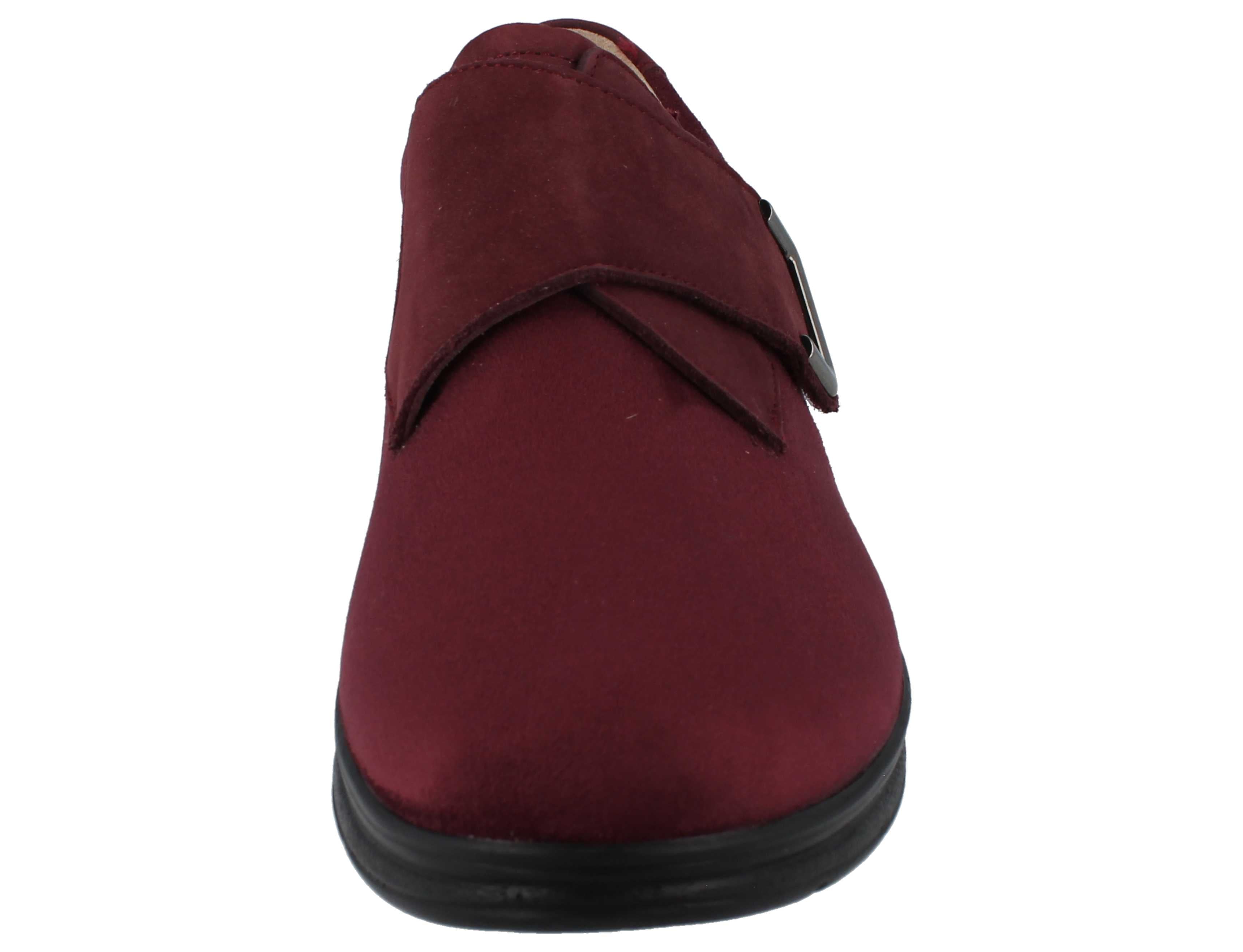 Finn Comfort Neiva Bordeauxrocker shoe on a white background