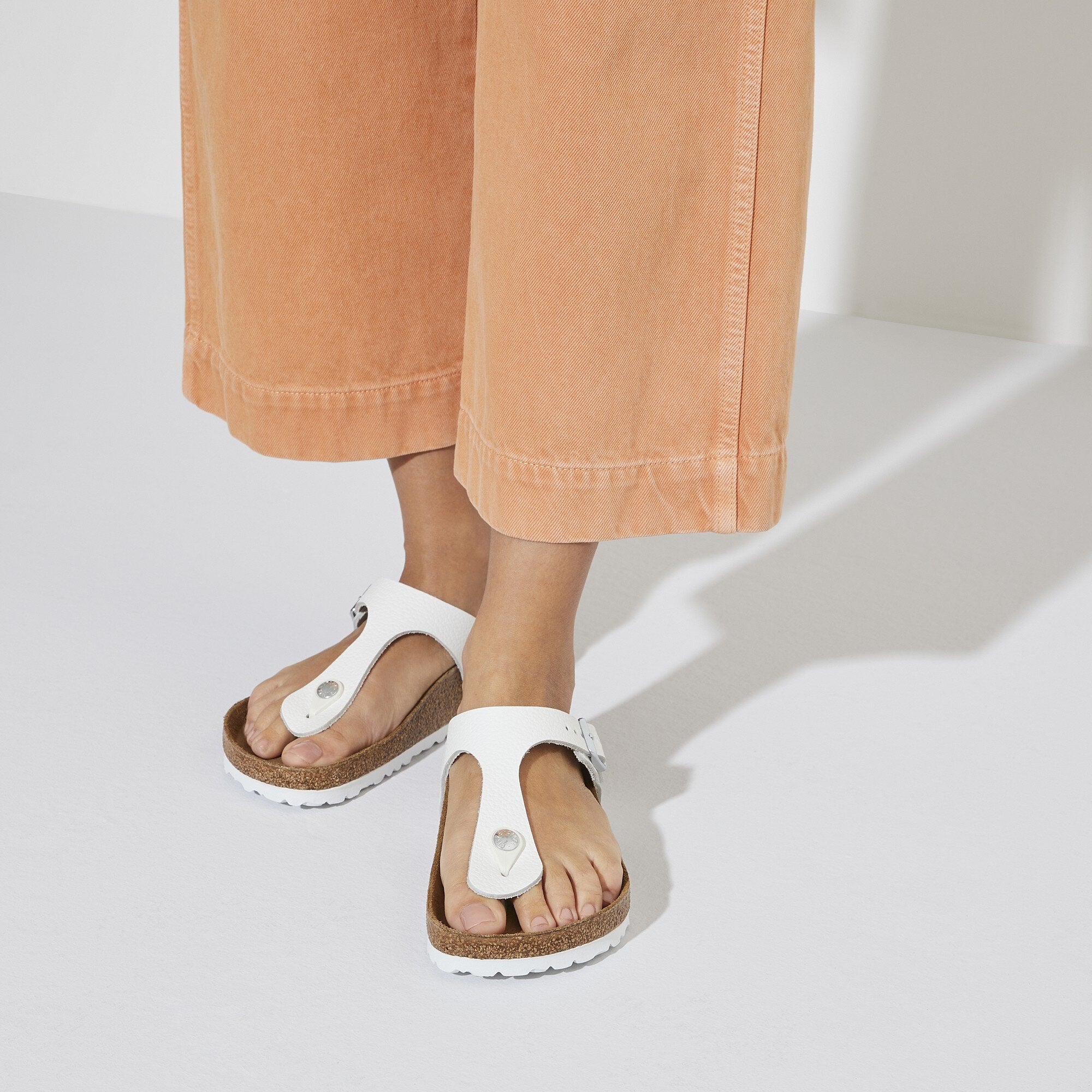 BIRKENSTOCK GIZEH CUIR BLANC