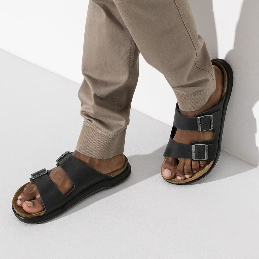 BIRKENSTOCK ARIZONA CT ARTIC OLD CUIR HUILÉ NOIR DÉLAVÉ