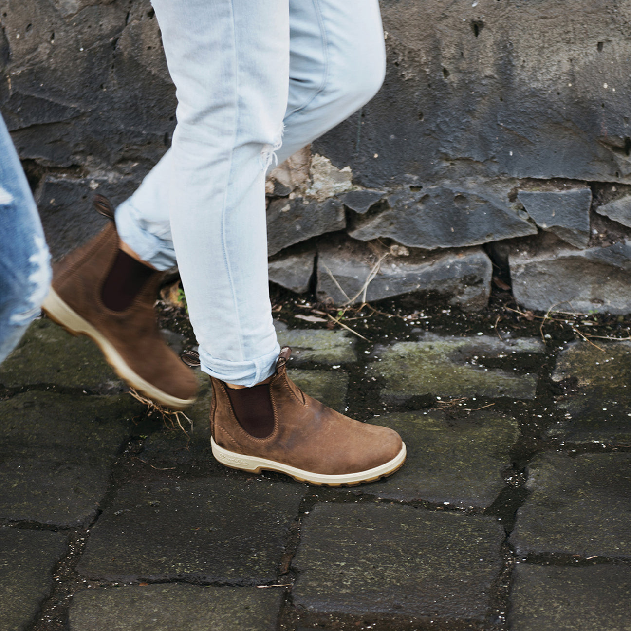 BLUNDSTONE 1320 SADDLE BROWN WITH GUM SOLE