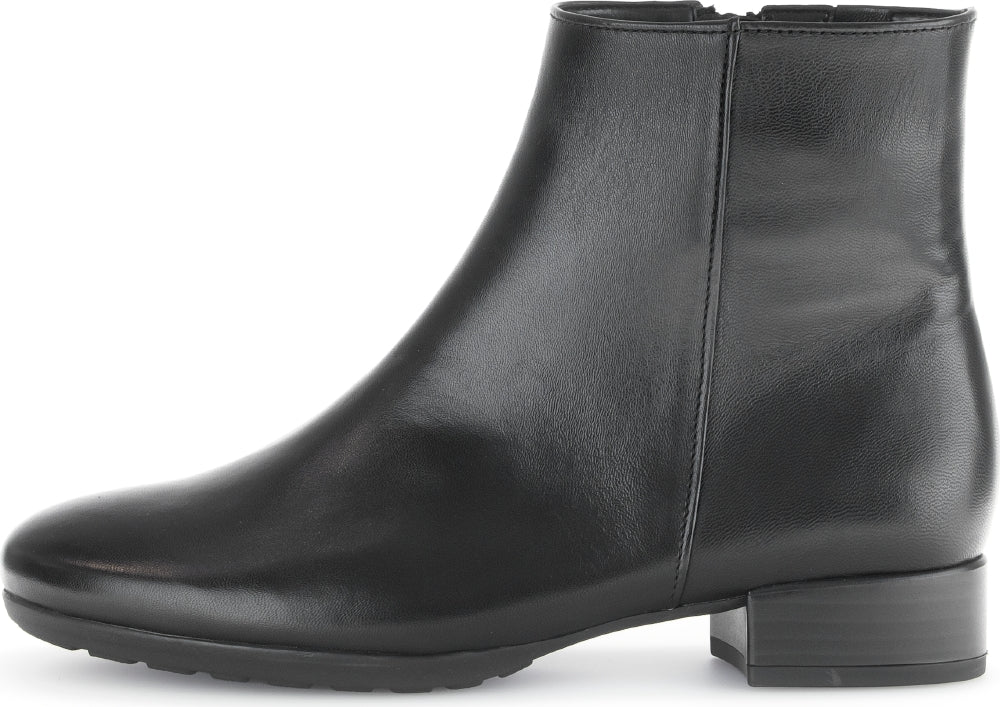 GABOR SHORT BOOT BLACK ZIP 72 719 57