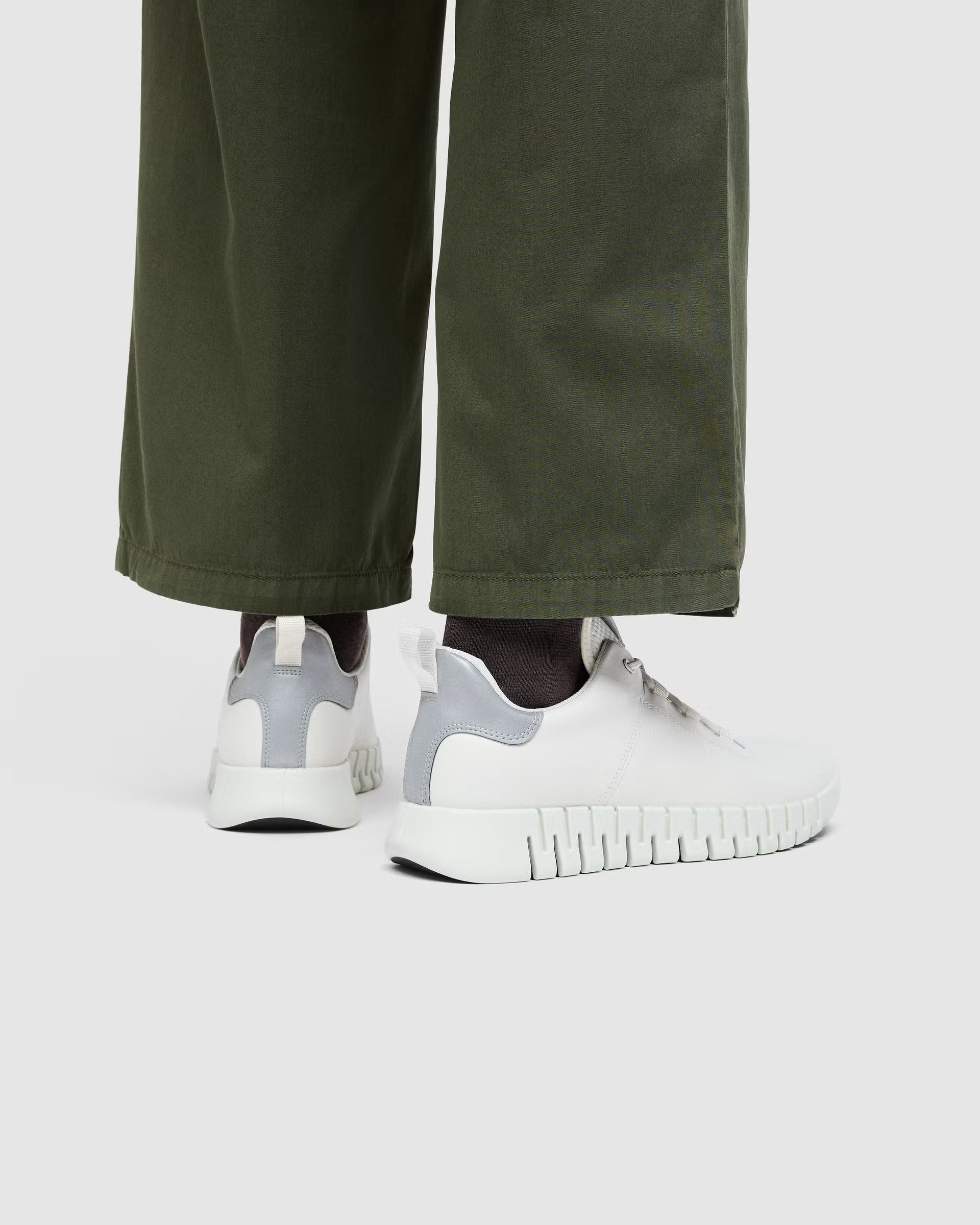 ECCO GRUUV LACE UP WOMEN'S SNEAKERS