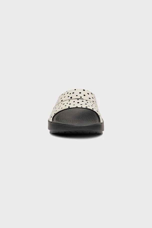OOFOS OOahh Women's Slide Sandal Pebble black and wihte on a white background
