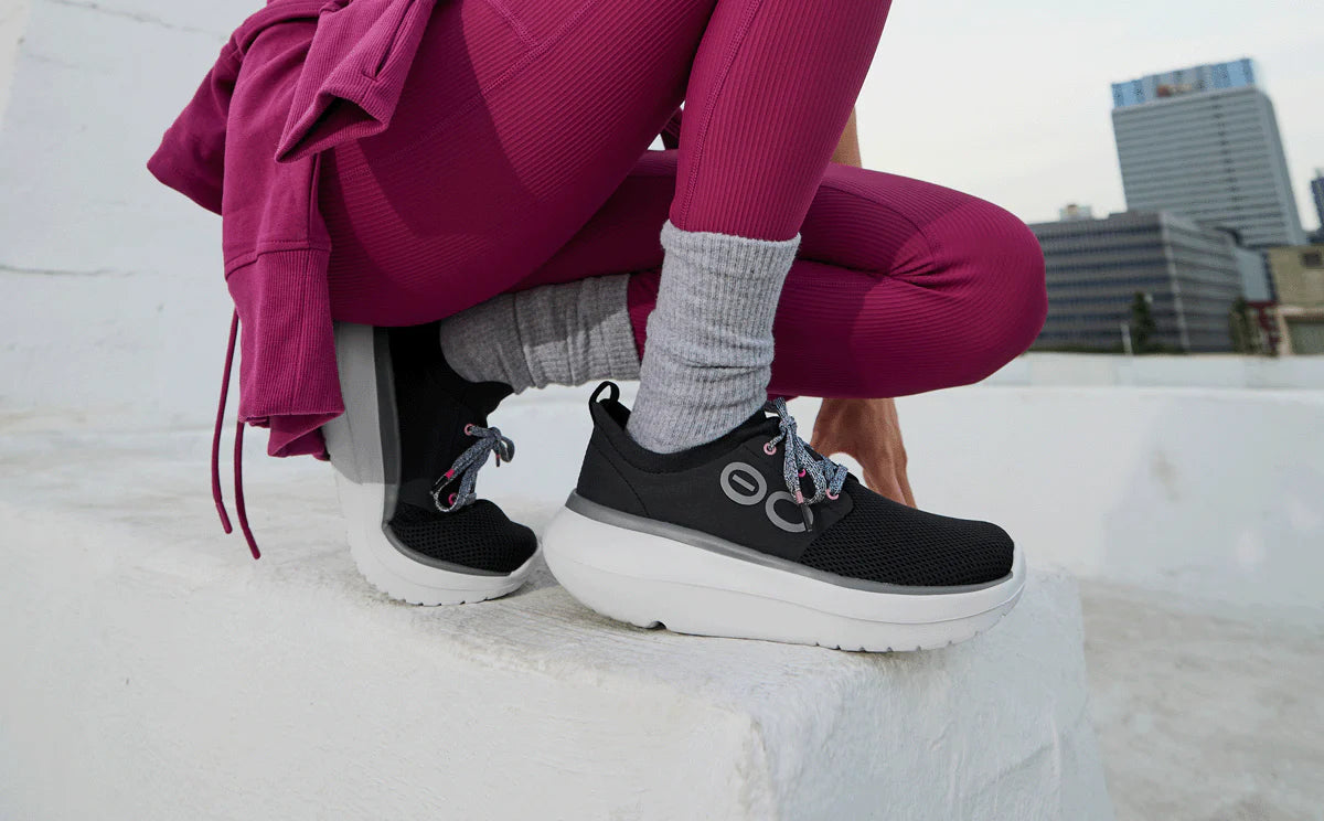 Chaussures à lacets OOFOS OOMY STRIDE pour femmes