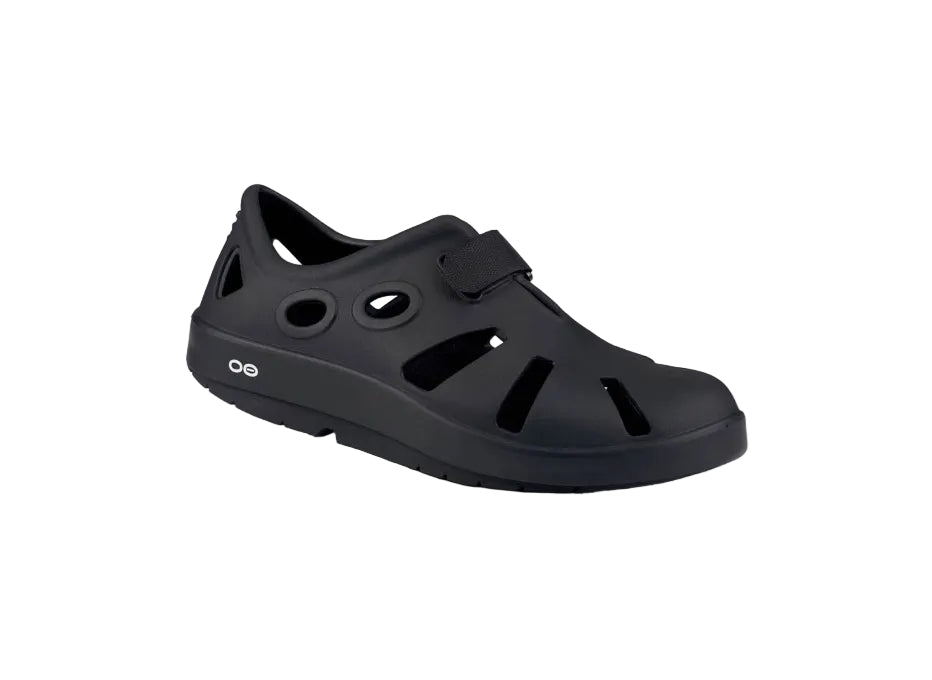 OOFOS OOCANDOO BLACK sandal with a strap on a white background