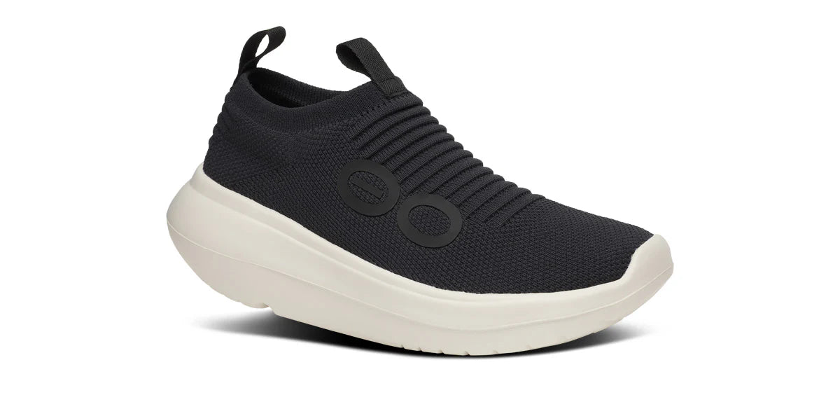OOFOS OOMY ZEN CHALK SLIP ON NOIR POUR FEMMES