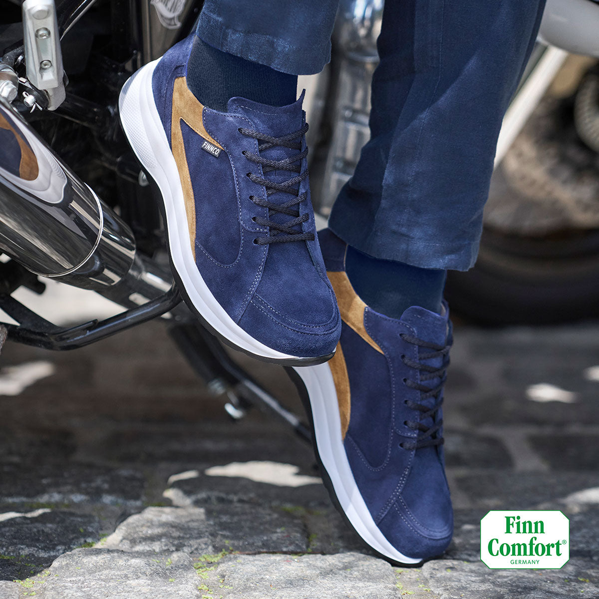 BASKETS FINN COMFORT PICCADILLY À LACETS VELOURS INDIGO/MIEL
