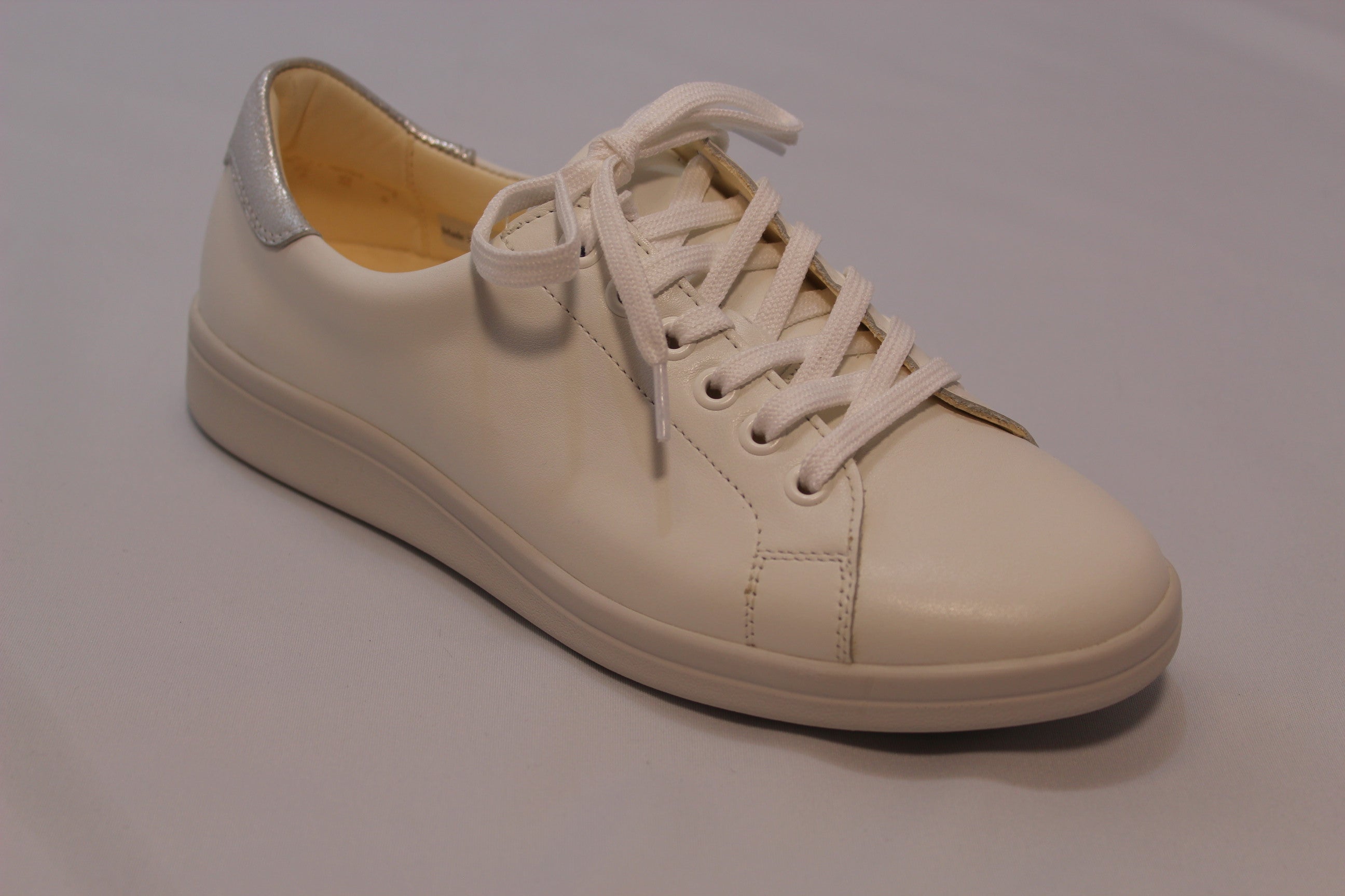 CHRISTIAN DIETZ  VINCENZA  KASCHNIR  MILLENIUM WHITE
