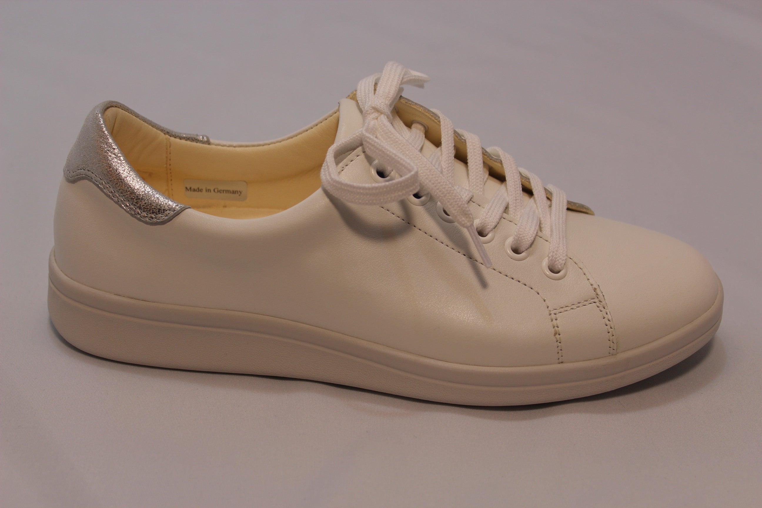 CHRISTIAN DIETZ  VINCENZA  KASCHNIR  MILLENIUM WHITE
